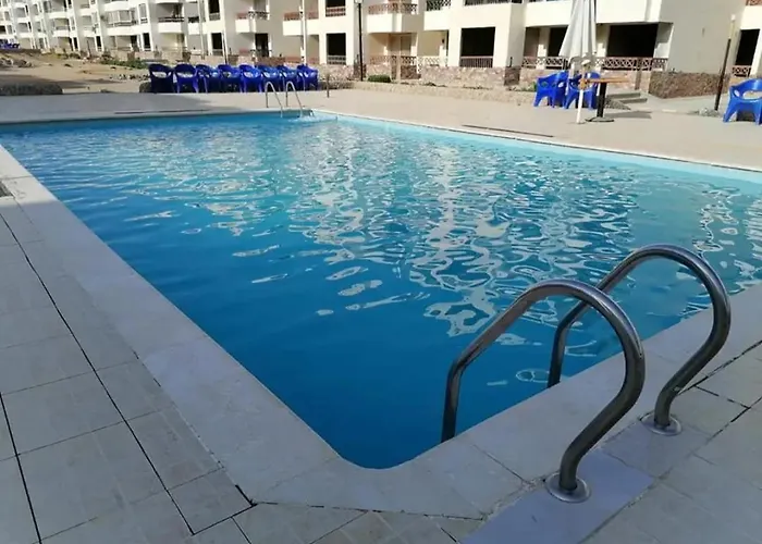 شقه على البحر مباشره Hurghada