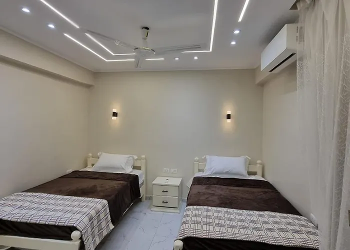 شقه على البحر مباشره Hurghada